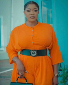 Eve Esin Biography 